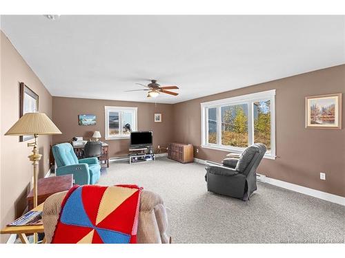 2535 Route 102, Lincoln, NB 