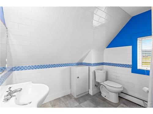 2535 Route 102, Lincoln, NB 