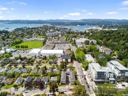 #4-1105 Esquimalt Rd  Esquimalt, BC V9A 3N5
