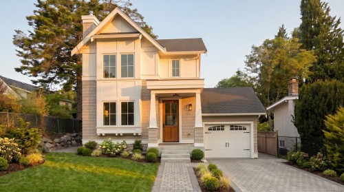 2456 Plumer St, Oak Bay, BC 