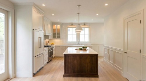 2456 Plumer St, Oak Bay, BC 