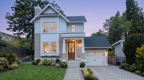 2456 Plumer St, Oak Bay, BC 