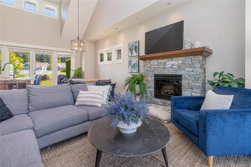 #15-5251 Island Hwy West, Qualicum Beach, BC 