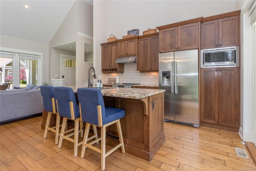 #15-5251 Island Hwy West, Qualicum Beach, BC 