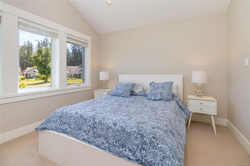#15-5251 Island Hwy West, Qualicum Beach, BC 