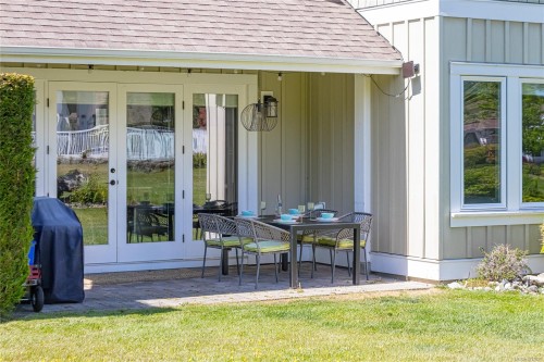 #15-5251 Island Hwy West, Qualicum Beach, BC 