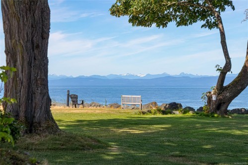 #15-5251 Island Hwy West, Qualicum Beach, BC 