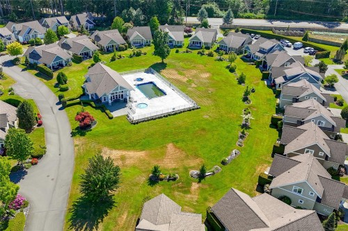 #15-5251 Island Hwy West, Qualicum Beach, BC 