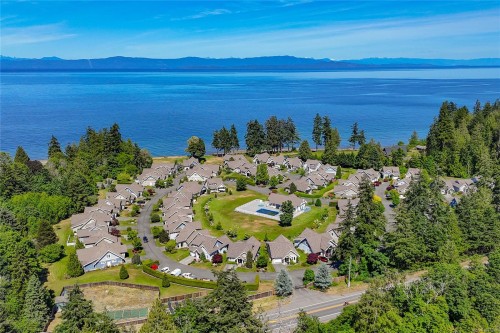 #15-5251 Island Hwy West, Qualicum Beach, BC 