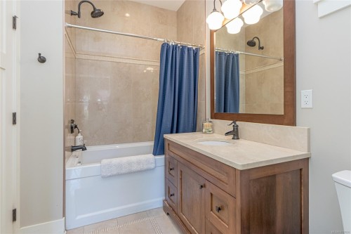 #15-5251 Island Hwy West, Qualicum Beach, BC 