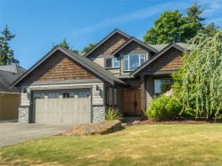 3502 Castle Rock Dr Nanaimo, BC V9T 0A6
