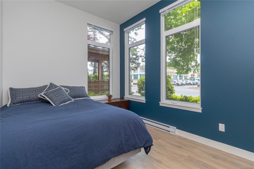 #103-9864 Fourth St, Sidney, BC - Indoor Photo Showing Bedroom