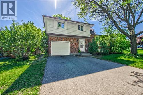 164 WHITE PINE Crescent  Waterloo, ON N2V 1C1