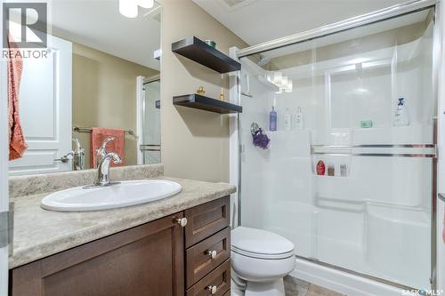 5109 110 Willis Crescent, Saskatoon, SK - Indoor Photo Showing Bathroom