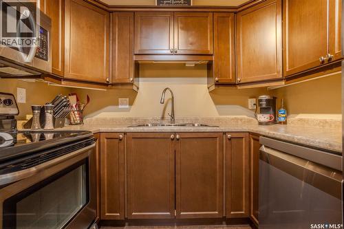 5109 110 Willis Crescent, Saskatoon, SK - Indoor Photo Showing Kitchen
