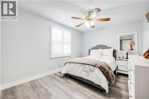 9 Bonheur Court Unit# 401, Brantford, ON - Indoor Photo Showing Bedroom