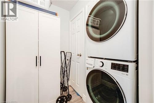 9 Bonheur Court Unit# 401, Brantford, ON - Indoor Photo Showing Laundry Room