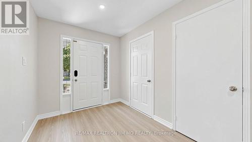 Foyer W/ Direct Garage Access - 162 Biscayne Boulevard, Georgina, ON - Indoor Photo Showing Other Room