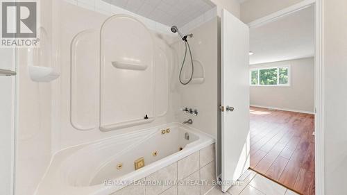 Ensuite Bathroom - 162 Biscayne Boulevard, Georgina, ON - Indoor Photo Showing Bathroom