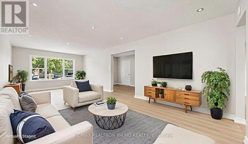Living Room - 162 Biscayne Boulevard, Georgina, ON - Indoor Photo Showing Living Room
