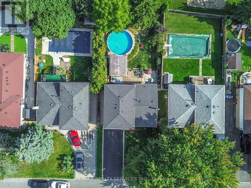 16 GRASSINGTON CRESCENT  Brampton, ON L6S 1Z6