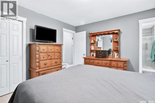215 Neatby Crescent, Saskatoon, SK - Indoor Photo Showing Bedroom