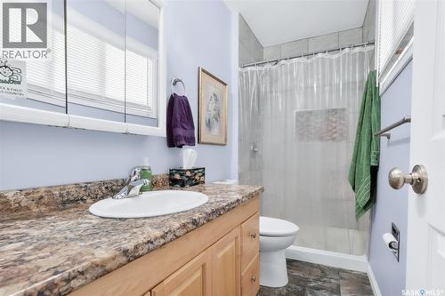 215 Neatby Crescent, Saskatoon, SK - Indoor Photo Showing Bathroom