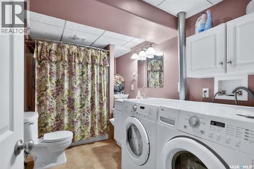 215 Neatby Crescent, Saskatoon, SK - Indoor Photo Showing Laundry Room