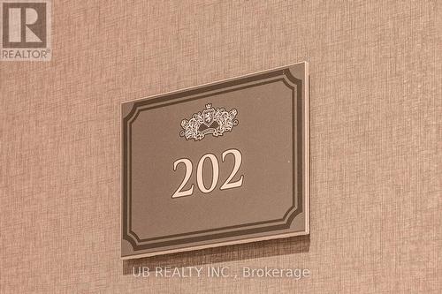 202 - 1451 WELLINGTON STREET W , Ottawa, Ontario K1Y 2X3 2