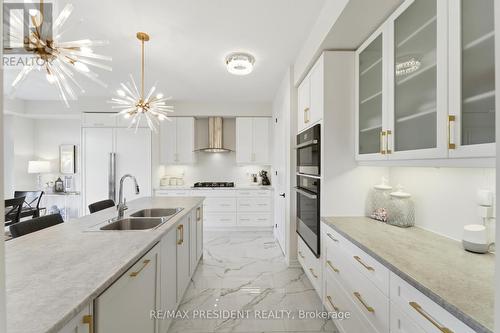 80 Explorer Way, Thorold, ON - Indoor Photo Showing Kitchen With Double Sink With Upgraded Kitchen