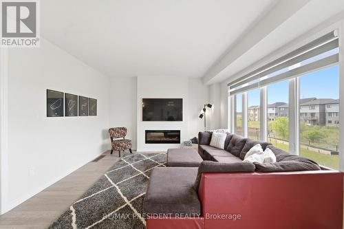 80 Explorer Way, Thorold, ON - Indoor Photo Showing Living Room With Fireplace