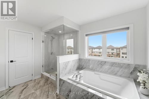 80 Explorer Way, Thorold, ON - Indoor Photo Showing Bathroom