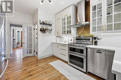 102 Carrick Avenue, Hamilton, ON - Indoor Photo Showing Kitchen