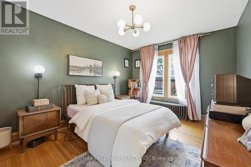 102 Carrick Avenue, Hamilton, ON - Indoor Photo Showing Bedroom