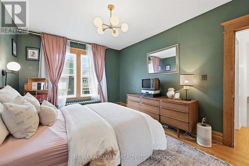 102 Carrick Avenue, Hamilton, ON - Indoor Photo Showing Bedroom