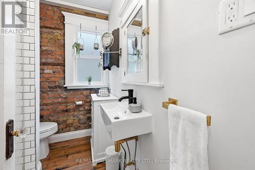 102 Carrick Avenue, Hamilton, ON - Indoor