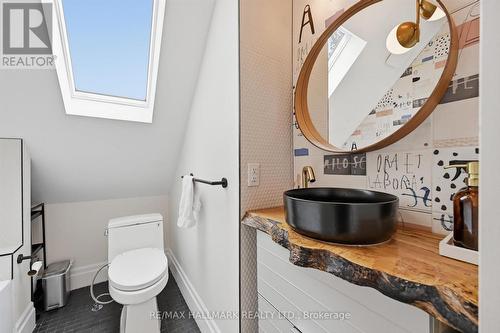 102 Carrick Avenue, Hamilton, ON - Indoor Photo Showing Bathroom