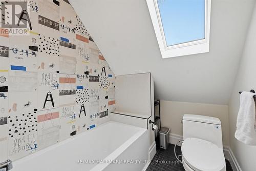 102 Carrick Avenue, Hamilton, ON - Indoor Photo Showing Bathroom