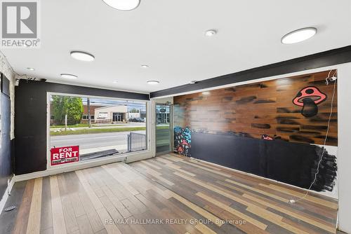912 St Laurent Boulevard S, Ottawa, ON 