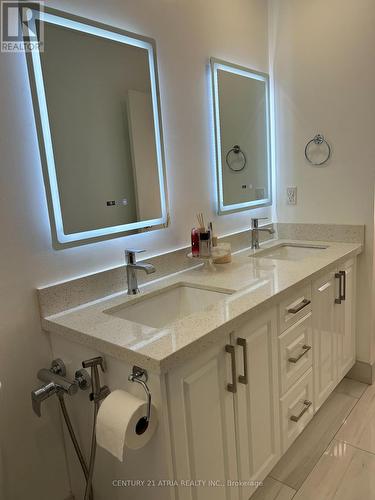 87 Avenue Road, Richmond Hill, ON - Indoor Photo Showing Bathroom