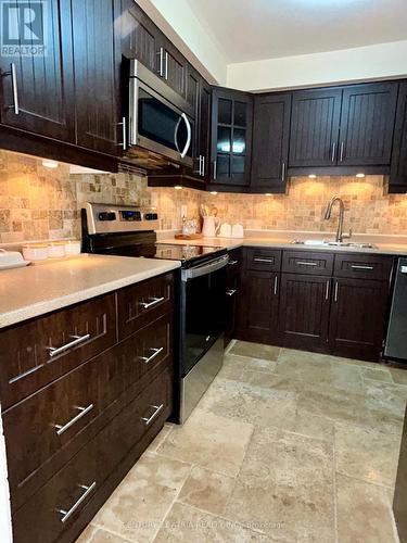 87 Avenue Road, Richmond Hill, ON - Indoor Photo Showing Kitchen
