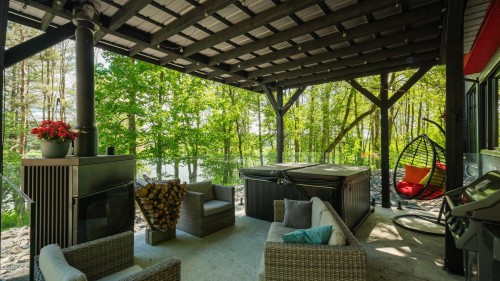Terrasse - 179 Route 143, Saint-François-Du-Lac, QC -  With Exterior