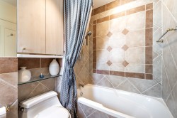 Salle de bains attenante à la CCP - 