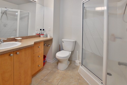 Bathroom - 001-2860 Rue Montcalm, Vaudreuil-Dorion, QC - Indoor Photo Showing Bathroom