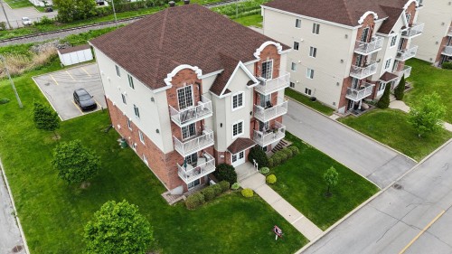 Aerial View - 001-2860 Rue Montcalm, Vaudreuil-Dorion, QC - Outdoor
