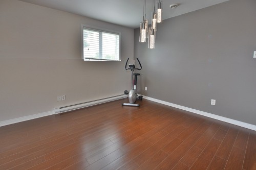 Dinette - 001-2860 Rue Montcalm, Vaudreuil-Dorion, QC - Indoor Photo Showing Other Room