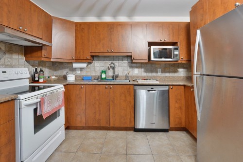 Kitchen - 001-2860 Rue Montcalm, Vaudreuil-Dorion, QC - Indoor Photo Showing Kitchen