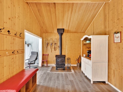 Vue d'ensemble - 120 Ch. Bernard, Bury, QC - Indoor With Fireplace