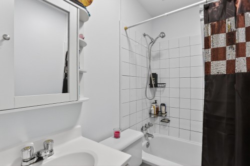 Salle de bains - 692  - 698 7E Rue, Shawinigan, QC - Indoor Photo Showing Bathroom