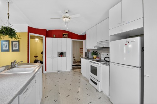 Cuisine - 692  - 698 7E Rue, Shawinigan, QC - Indoor Photo Showing Kitchen